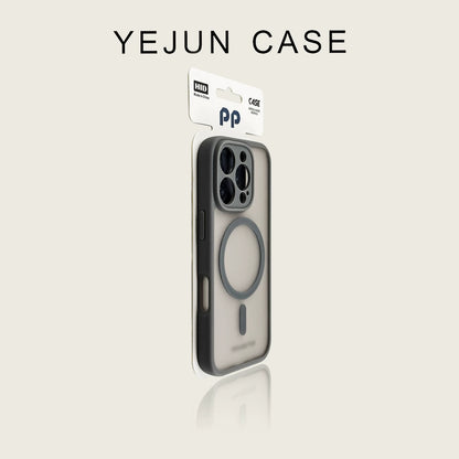Applicable to 17 Apple 16 mobile phone case, titanium gray fine hole, silver shield iphone16promax magnetic skin attraction 15pro anti-drop 14 high-grade matte 13 protective case, simple couple 16plus