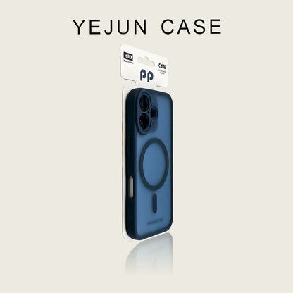 Applicable to 17 Apple 16 mobile phone case, titanium gray fine hole, silver shield iphone16promax magnetic skin attraction 15pro anti-drop 14 high-grade matte 13 protective case, simple couple 16plus