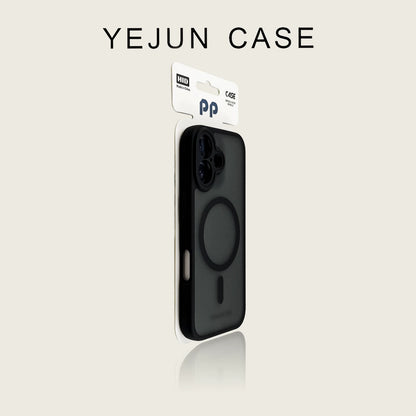 Applicable to 17 Apple 16 mobile phone case, titanium gray fine hole, silver shield iphone16promax magnetic skin attraction 15pro anti-drop 14 high-grade matte 13 protective case, simple couple 16plus